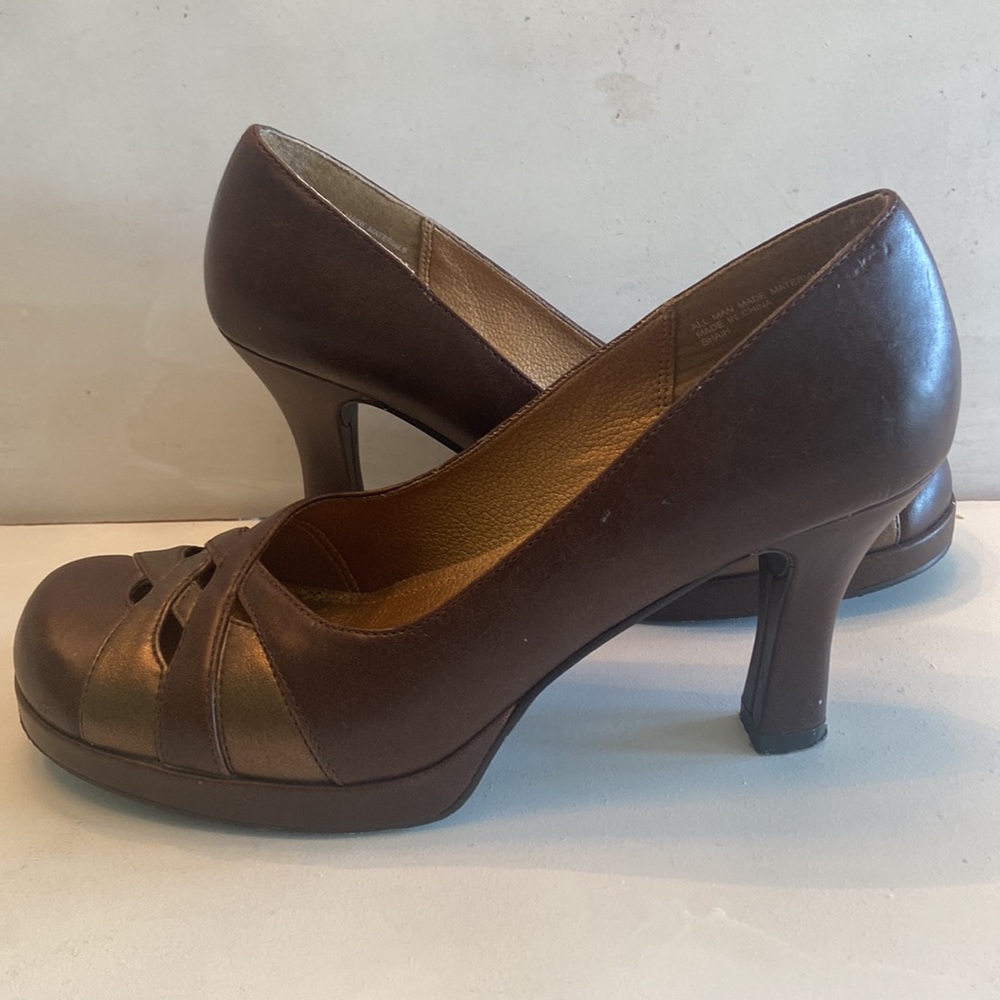 L.E.I Brown rich burnished color platform vibe round toe heels size 9